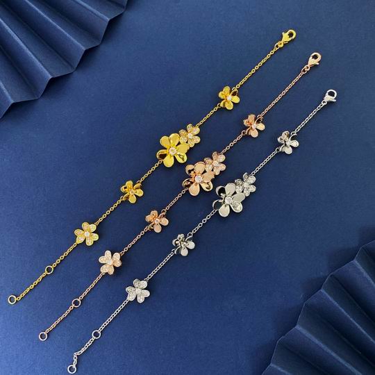 Van Cleef & Arpels bracelet 04lyh23